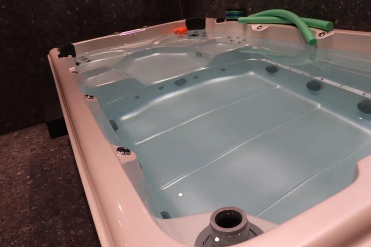 J13 Appartamento con SPA Privata Pavia